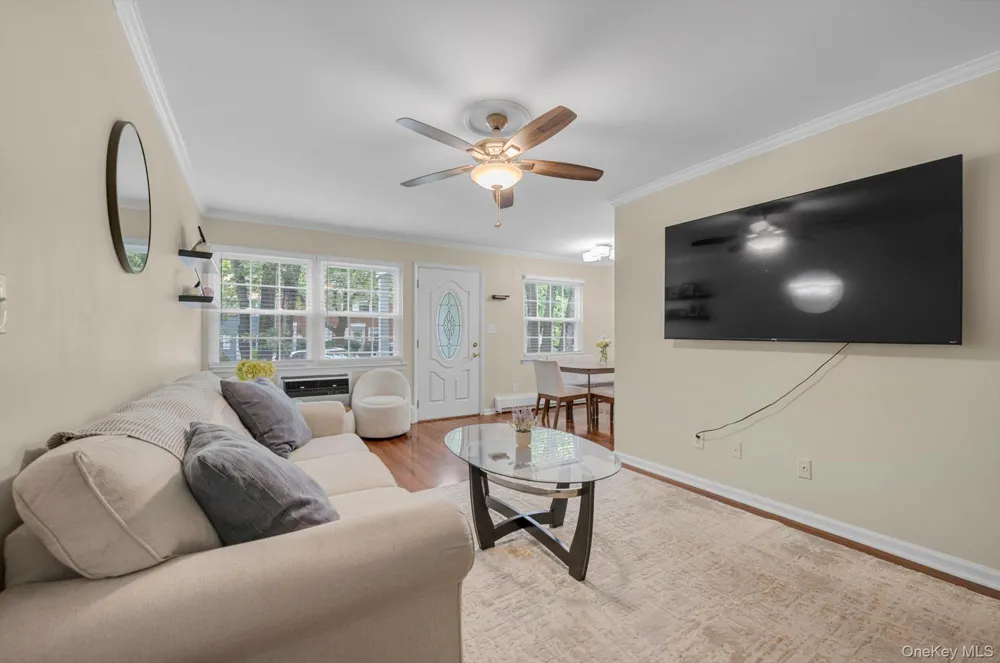 1108 Towne House Village Hauppauge, NY 11749