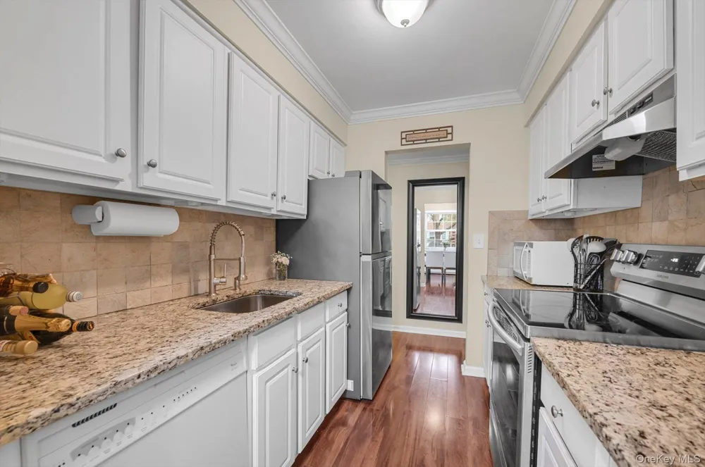1108 Towne House Village Hauppauge, NY 11749