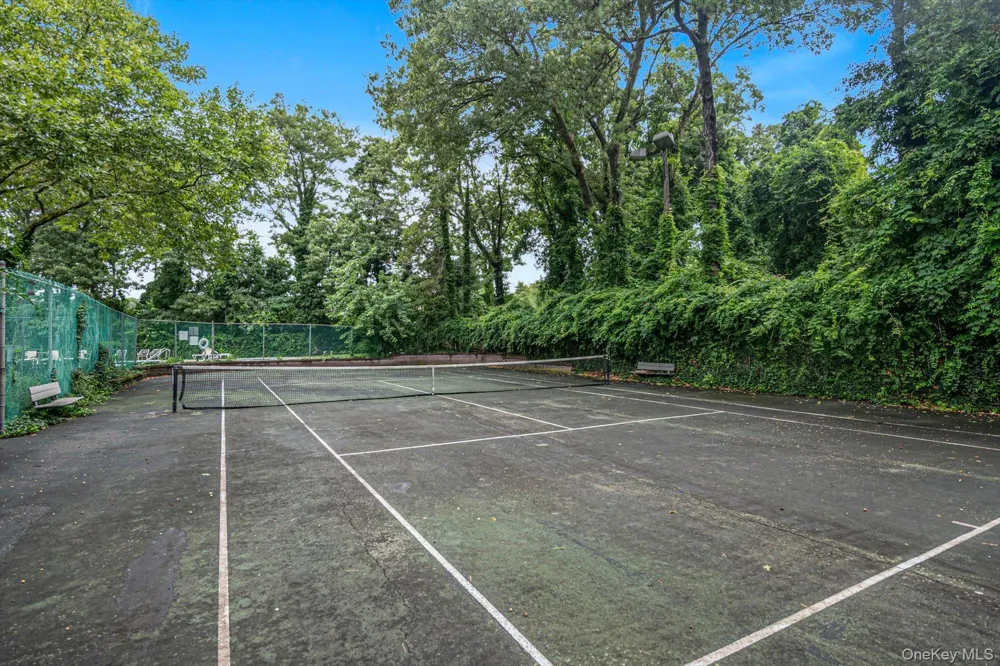 1108 Towne House Village Hauppauge, NY 11749
