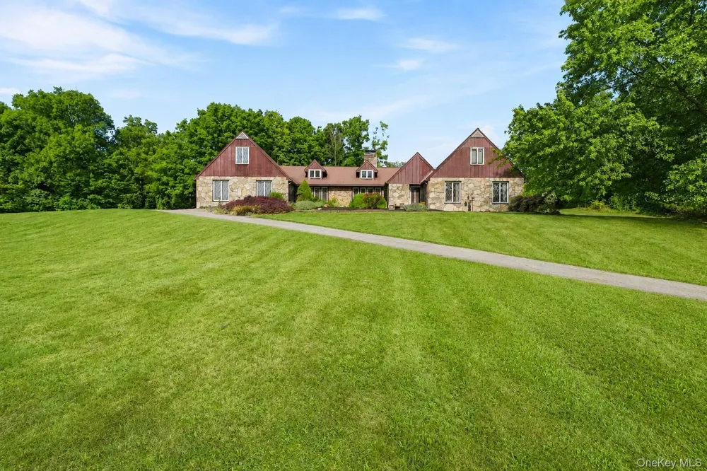 14 Lisa Drive Highland, NY 12528