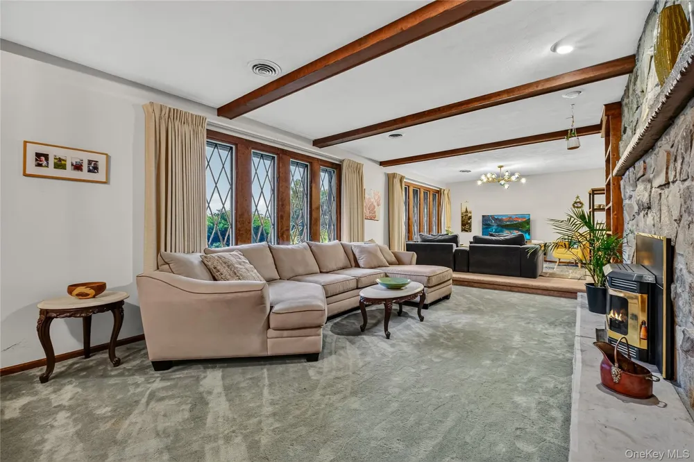 14 Lisa Drive Highland, NY 12528