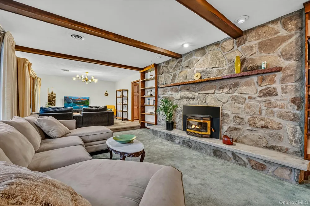 14 Lisa Drive Highland, NY 12528