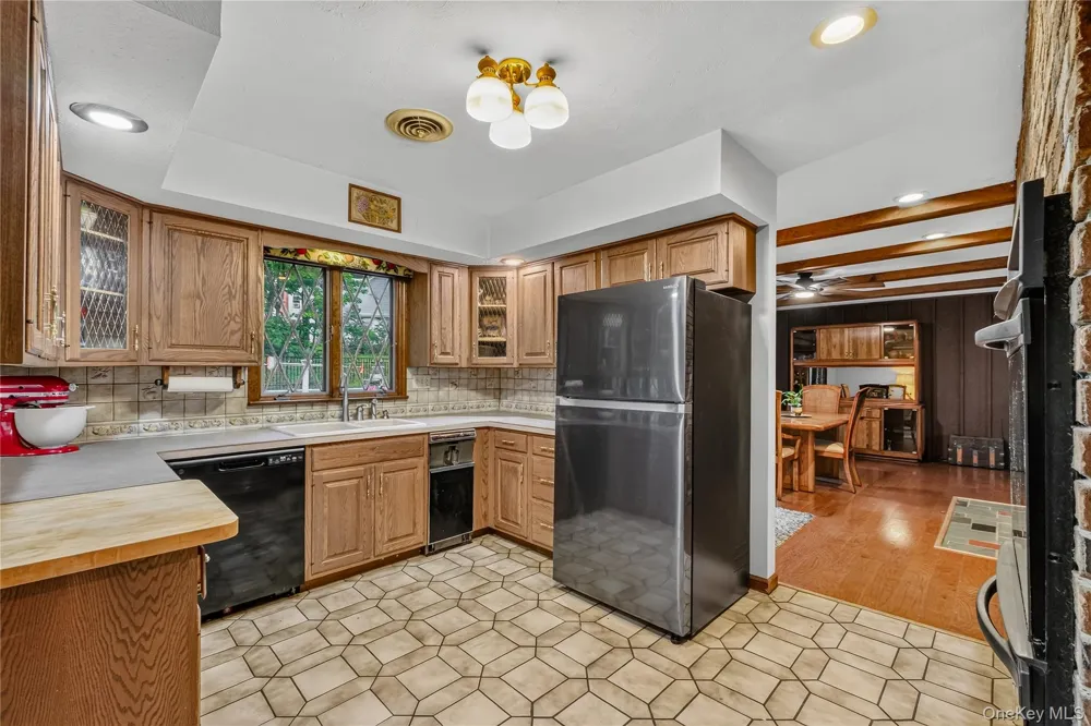 14 Lisa Drive Highland, NY 12528