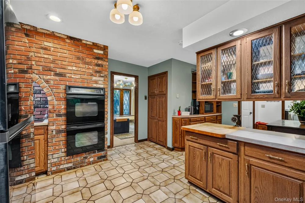 14 Lisa Drive Highland, NY 12528