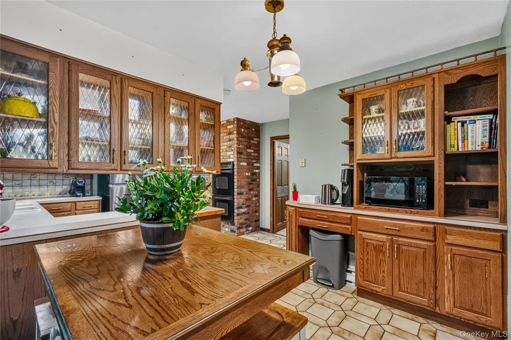 14 Lisa Drive Highland, NY 12528