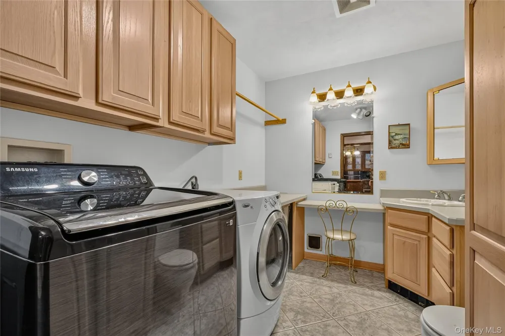 14 Lisa Drive Highland, NY 12528