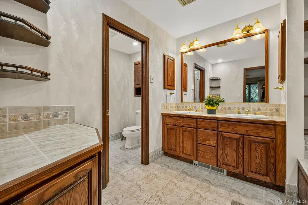 14 Lisa Drive Highland, NY 12528