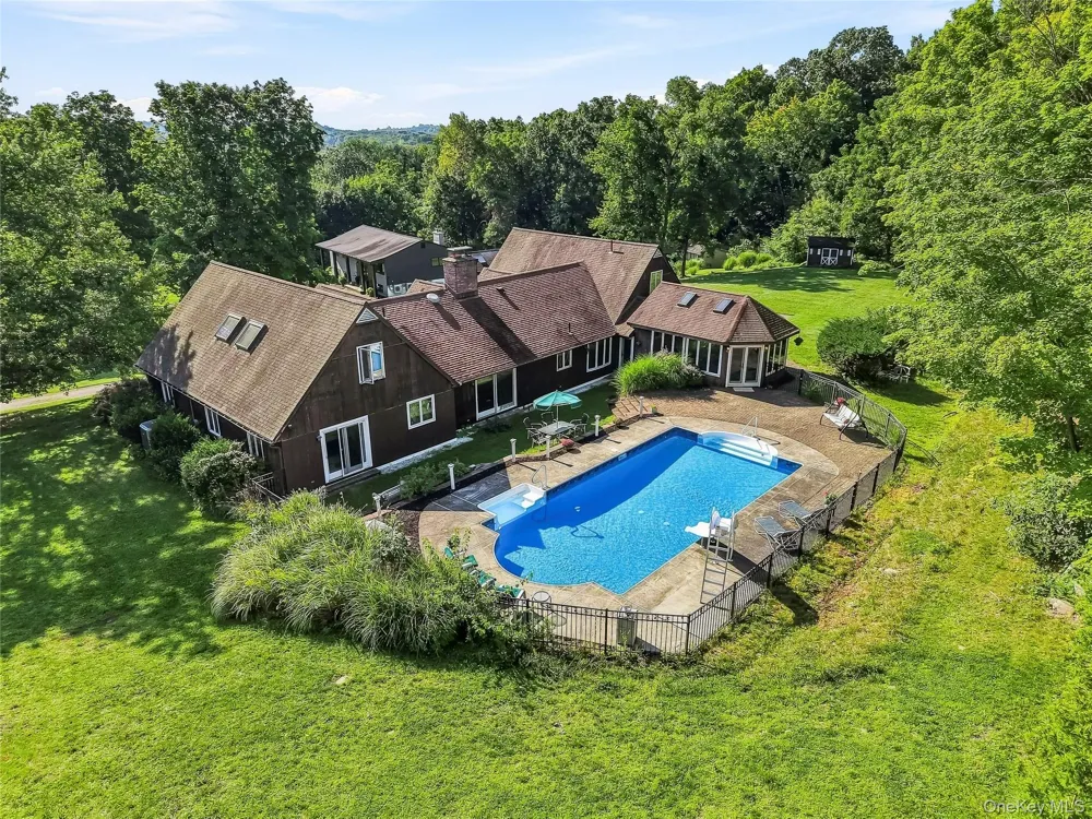 14 Lisa Drive Highland, NY 12528