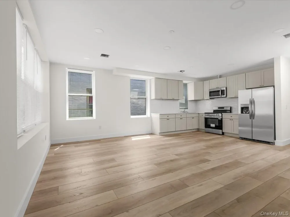 910 E 226th Street Bronx, NY 10466