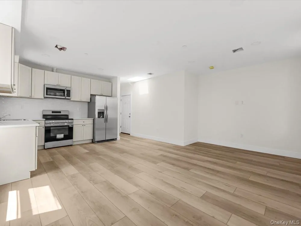 910 E 226th Street Bronx, NY 10466