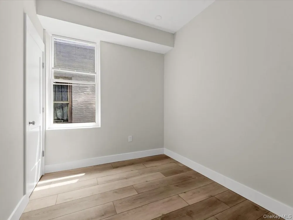 910 E 226th Street Bronx, NY 10466
