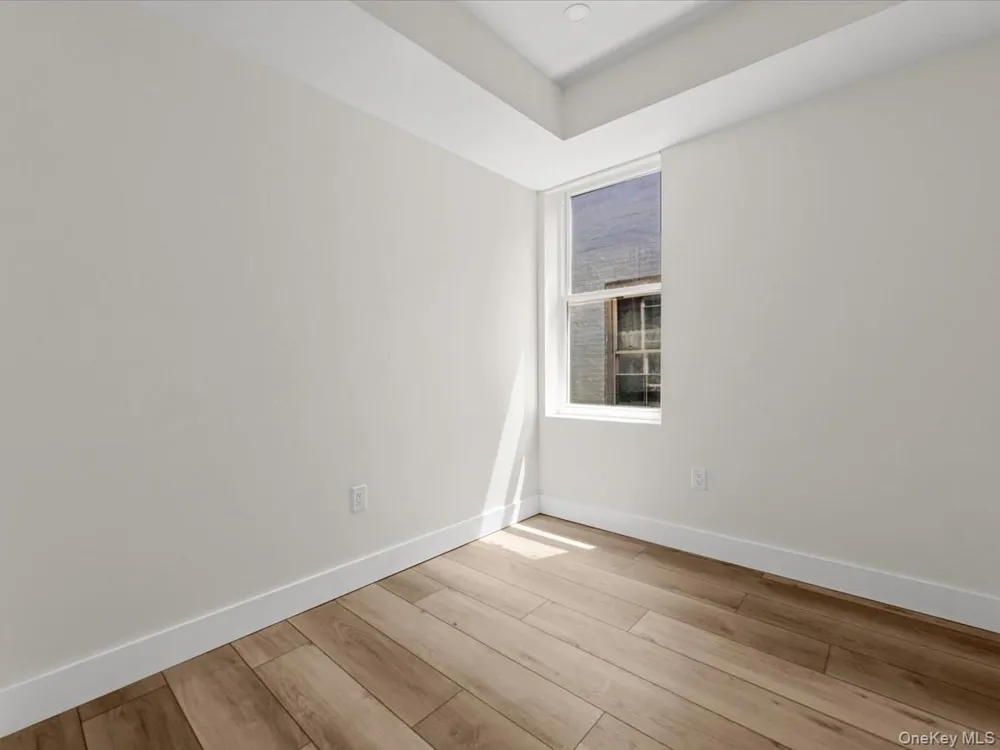 910 E 226th Street Bronx, NY 10466