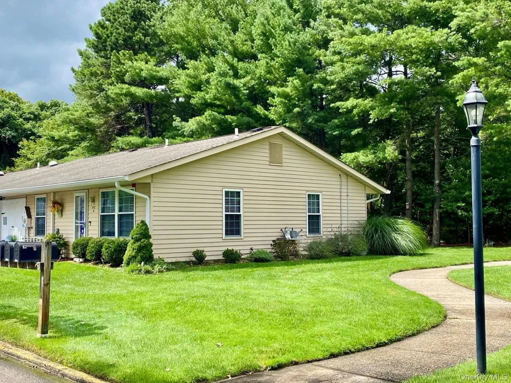 472A Darwen Drive Ridge, NY 11961