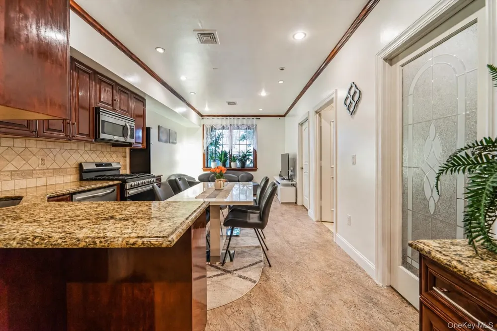 2569 38th Street #1R Astoria, NY 11103