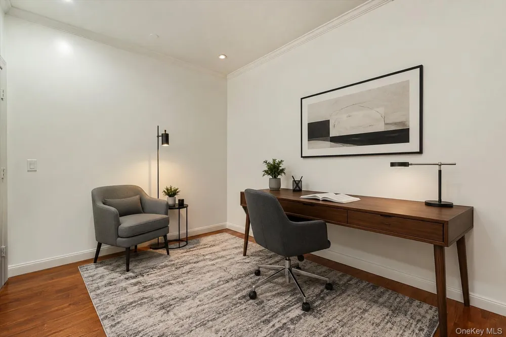 2569 38th Street #1R Astoria, NY 11103