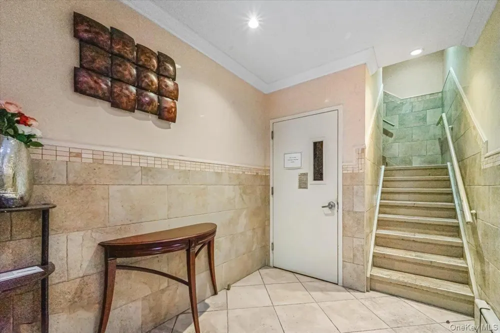 2569 38th Street #1R Astoria, NY 11103