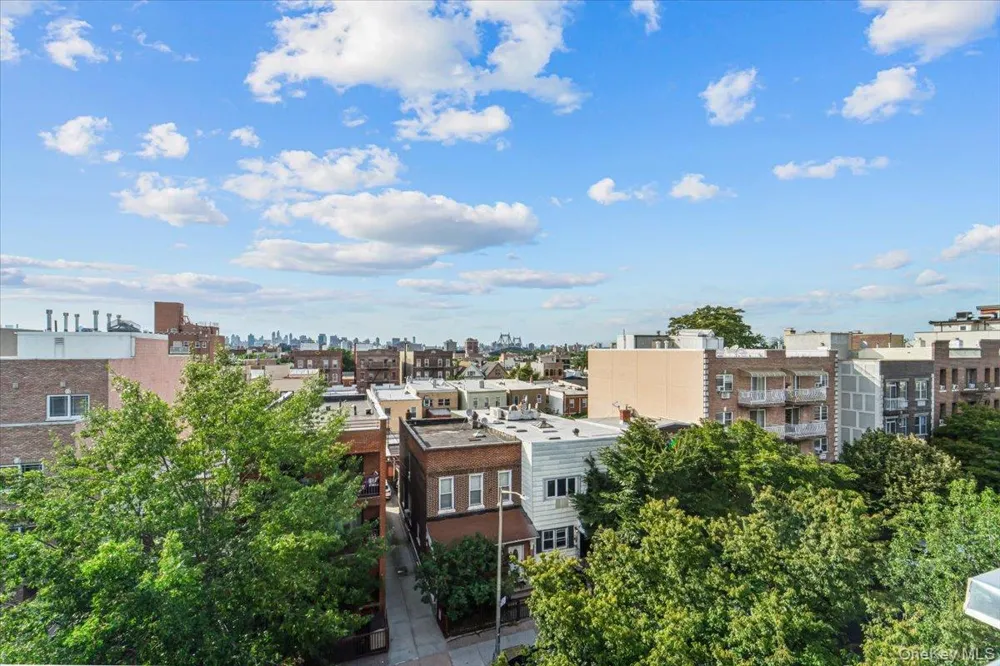 2569 38th Street #1R Astoria, NY 11103