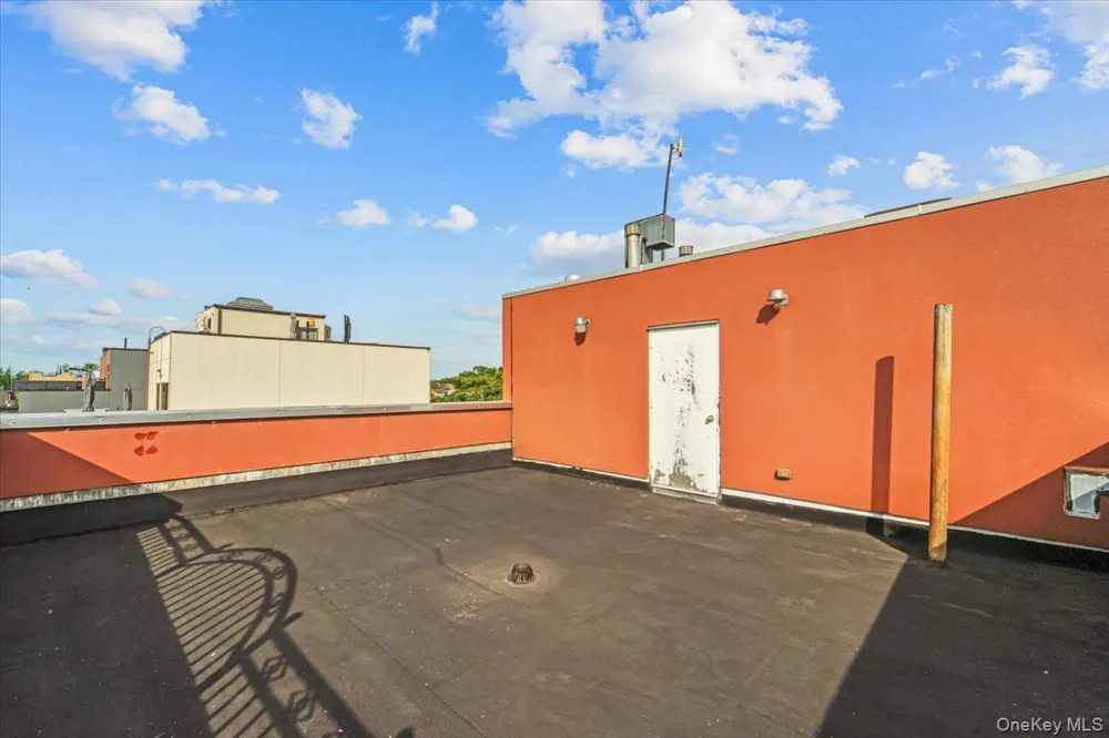 2569 38th Street #1R Astoria, NY 11103