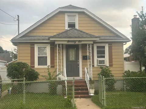 76 Robinwood Avenue