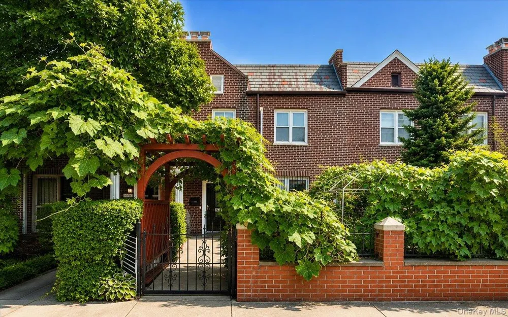 67-30 Harrow Street Forest Hills, NY 11375