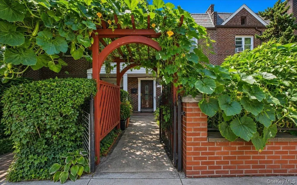 67-30 Harrow Street Forest Hills, NY 11375