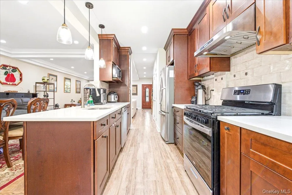 67-30 Harrow Street Forest Hills, NY 11375