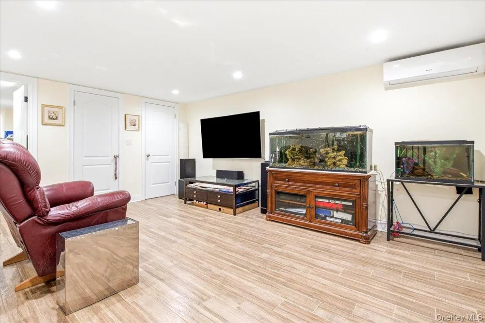 67-30 Harrow Street Forest Hills, NY 11375