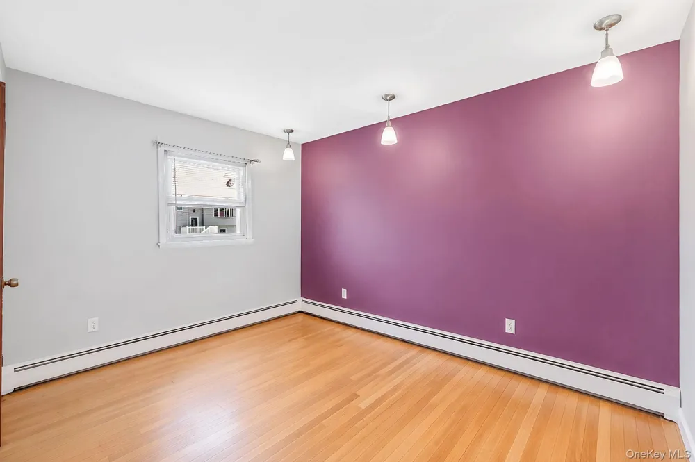 8 Wilson Place Lindenhurst, NY 11757