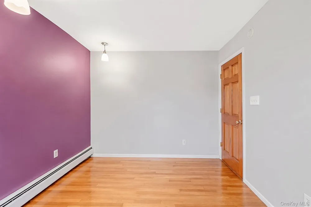 8 Wilson Place Lindenhurst, NY 11757