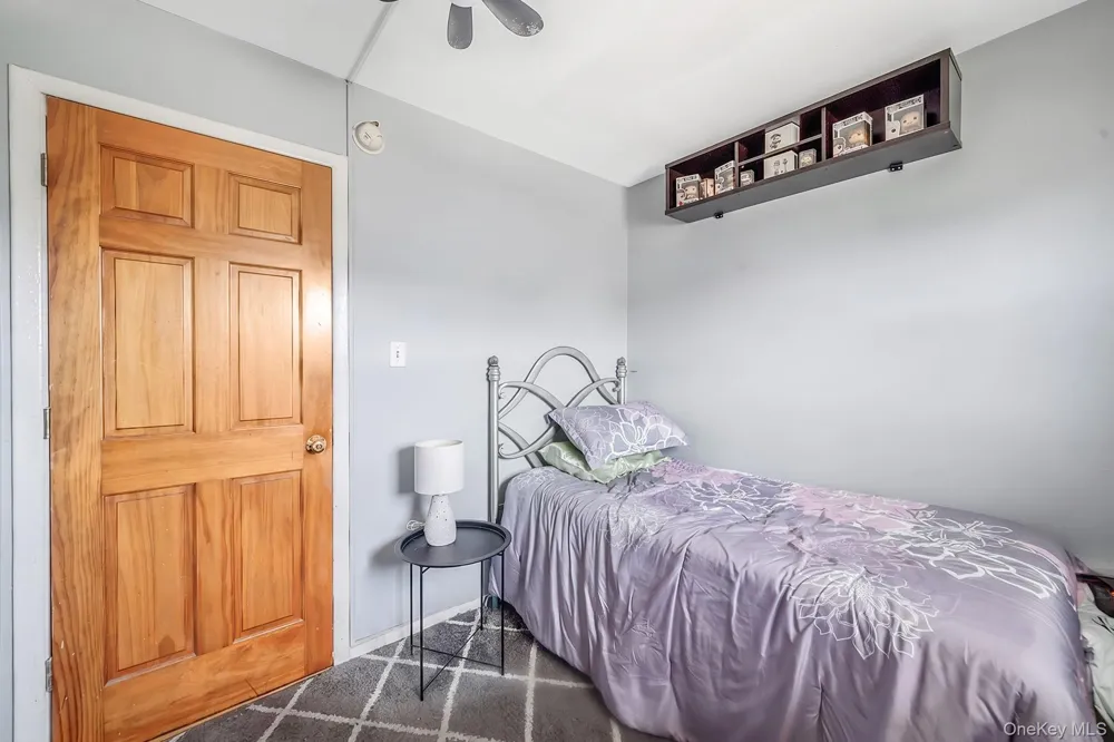 8 Wilson Place Lindenhurst, NY 11757