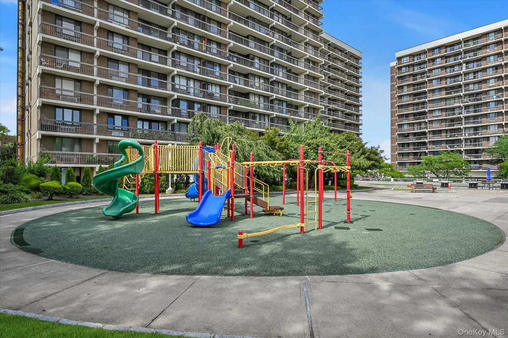 15038 Union Turnpike #8C Flushing, NY 11367