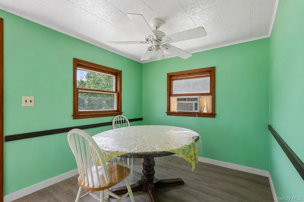 35 Spinner Lane East Hampton, NY 11937