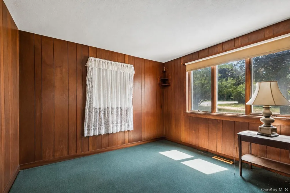 35 Spinner Lane East Hampton, NY 11937
