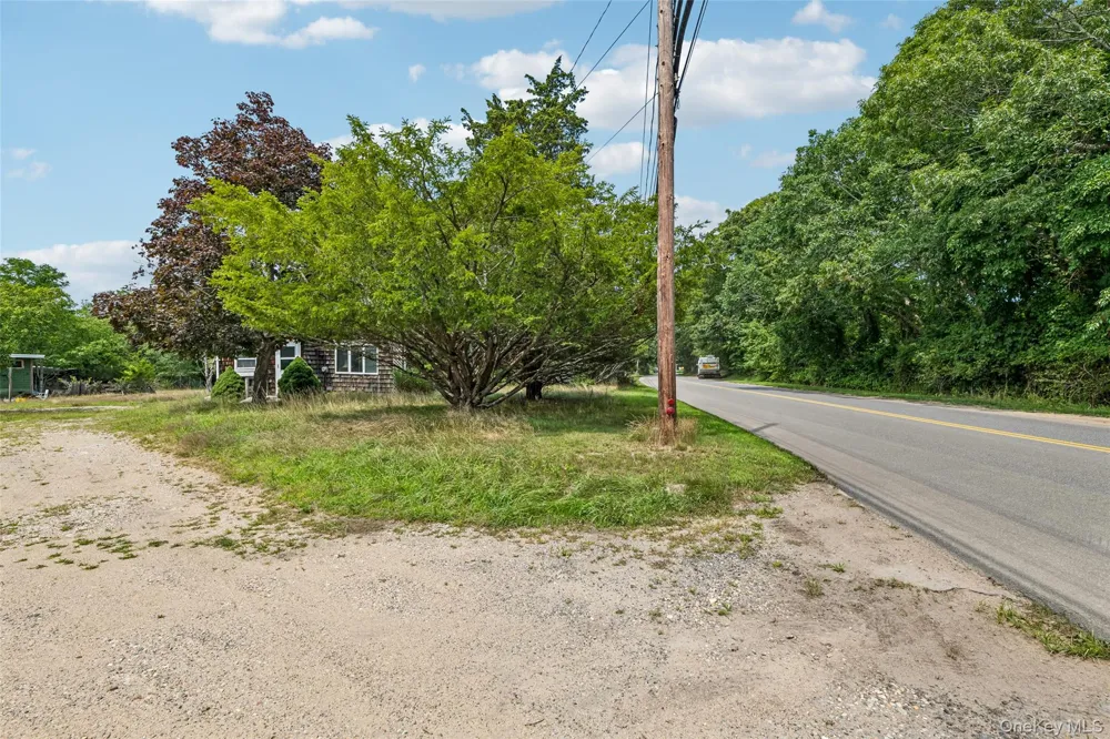 35 Spinner Lane East Hampton, NY 11937