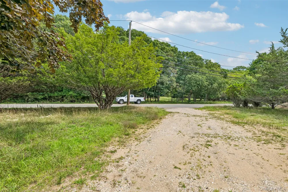 35 Spinner Lane East Hampton, NY 11937