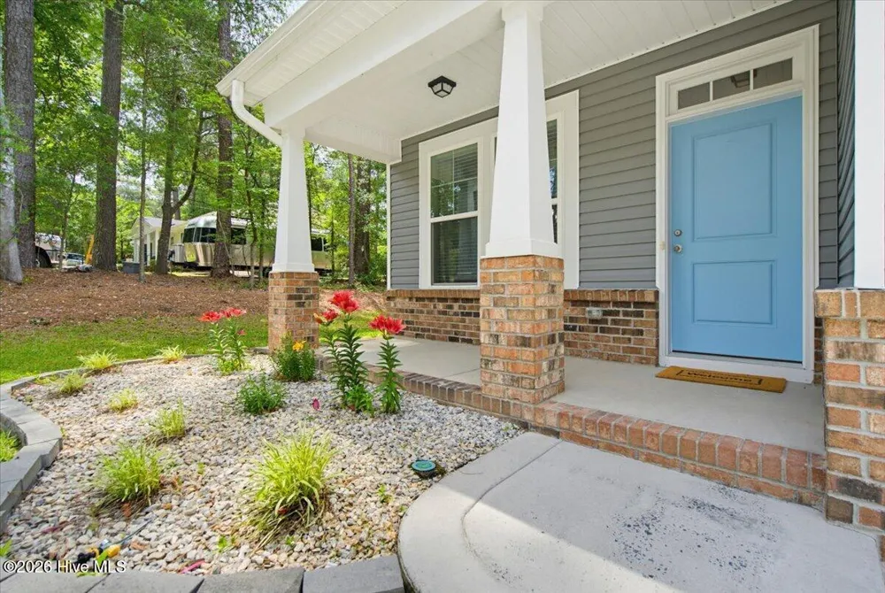 598 E L Ives Drive Aberdeen, NC 28315