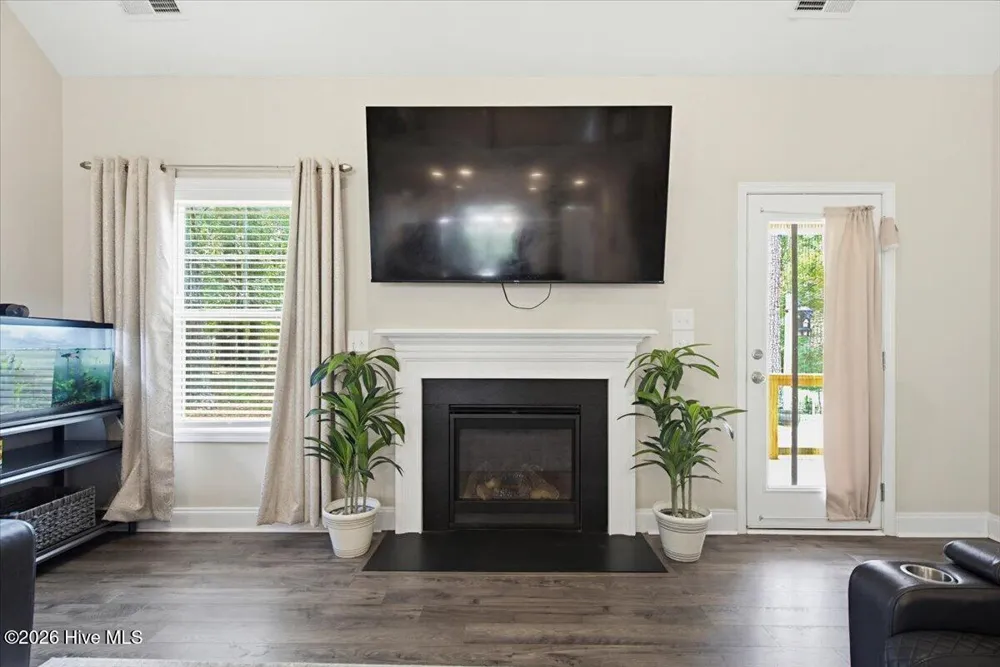 598 E L Ives Drive Aberdeen, NC 28315