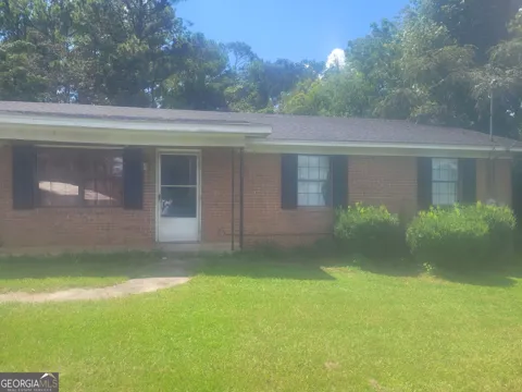1100 N Reddick RD