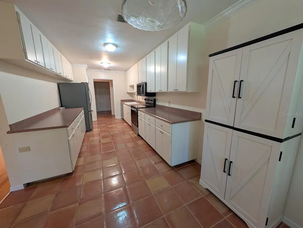 6124 SW 35TH WAY Gainesville, FL 32608