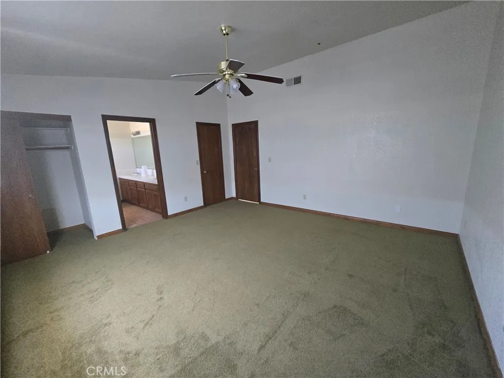 7057 W Avenue H Lancaster, CA 93536