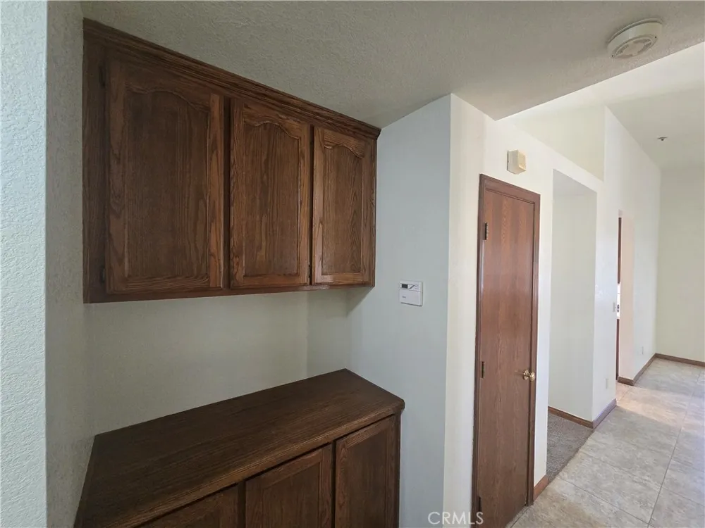 7057 W Avenue H Lancaster, CA 93536
