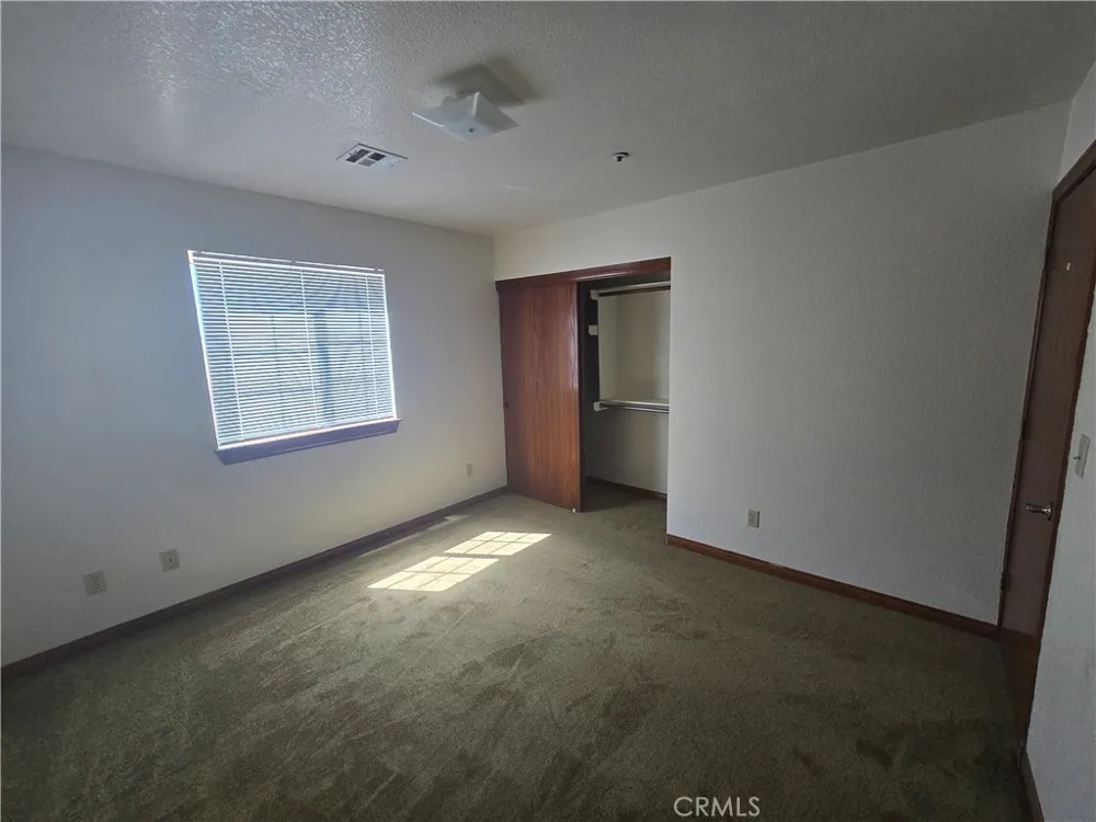 7057 W Avenue H Lancaster, CA 93536