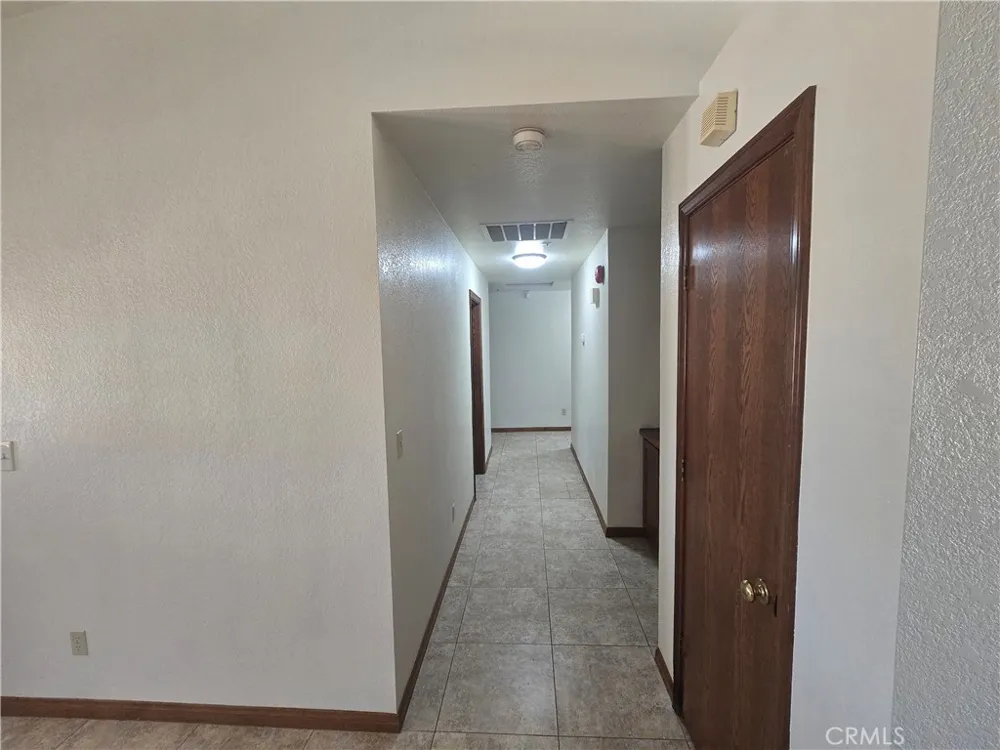 7057 W Avenue H Lancaster, CA 93536