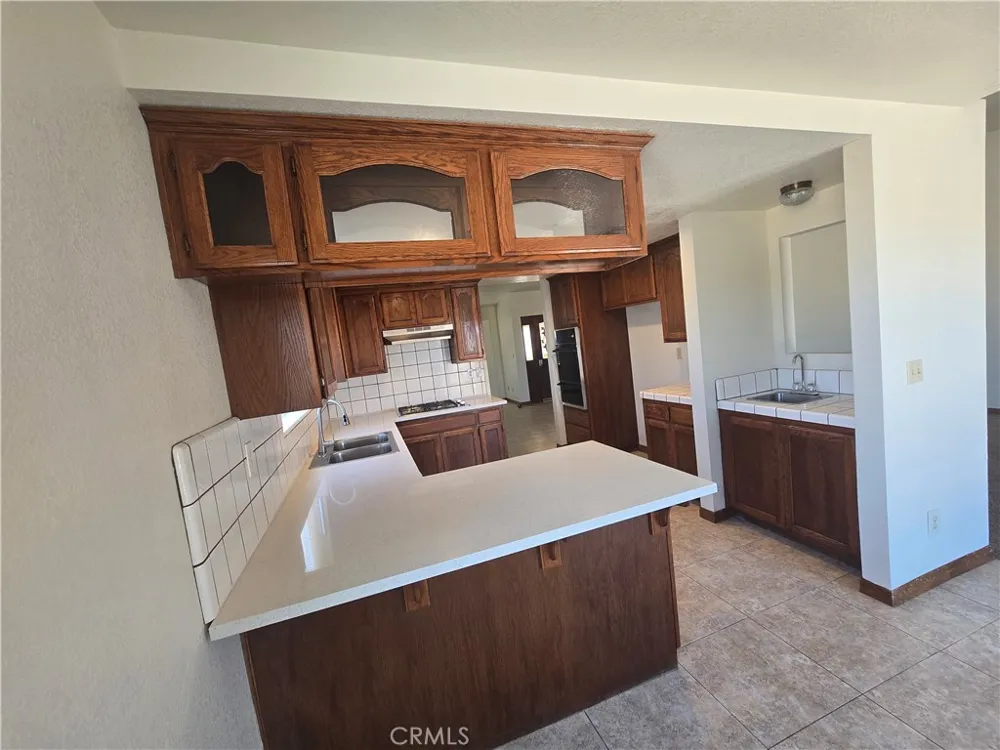 7057 W Avenue H Lancaster, CA 93536