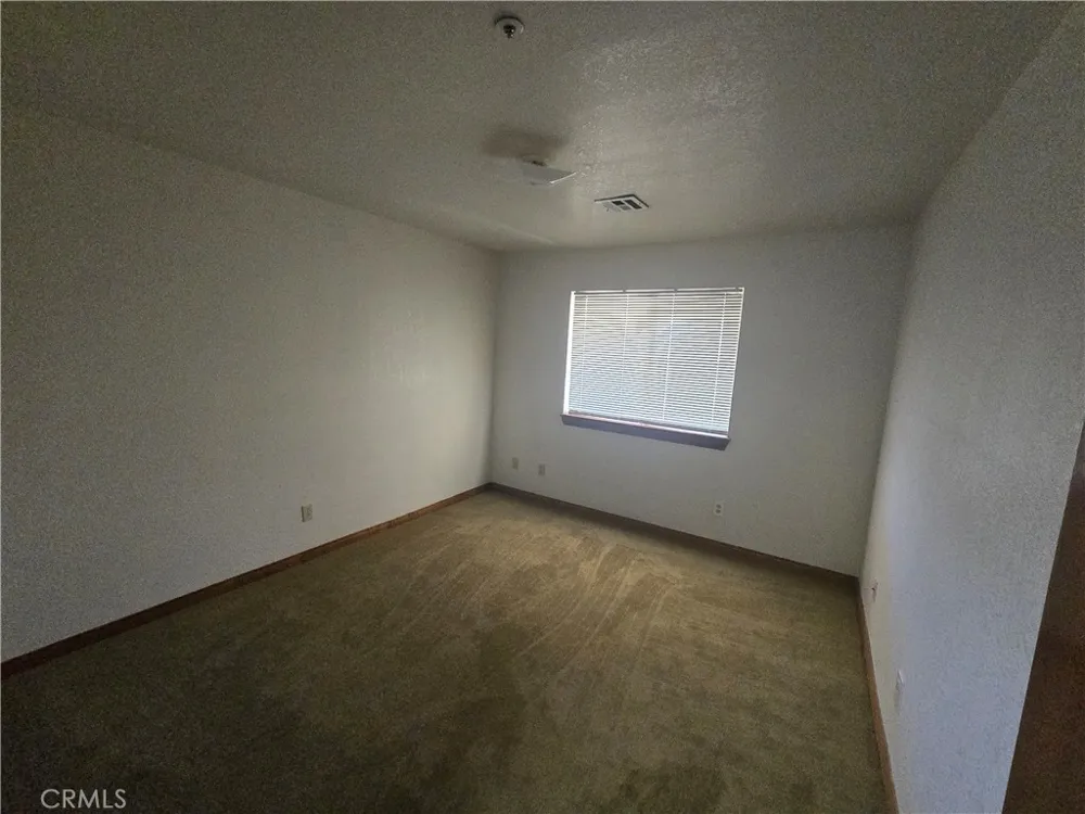 7057 W Avenue H Lancaster, CA 93536