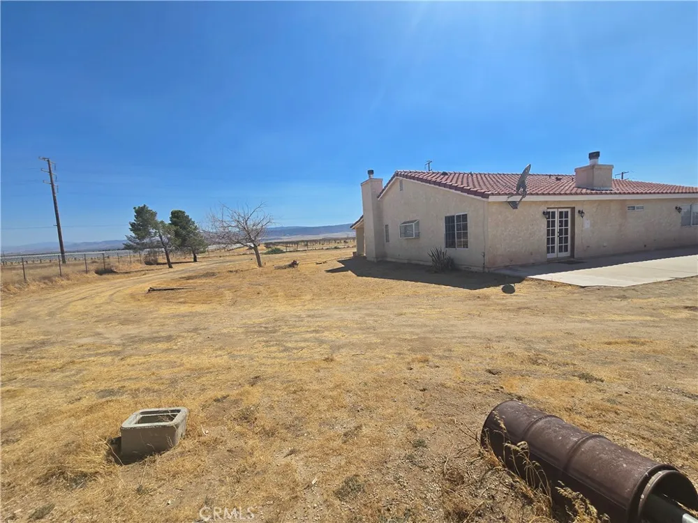 7057 W Avenue H Lancaster, CA 93536