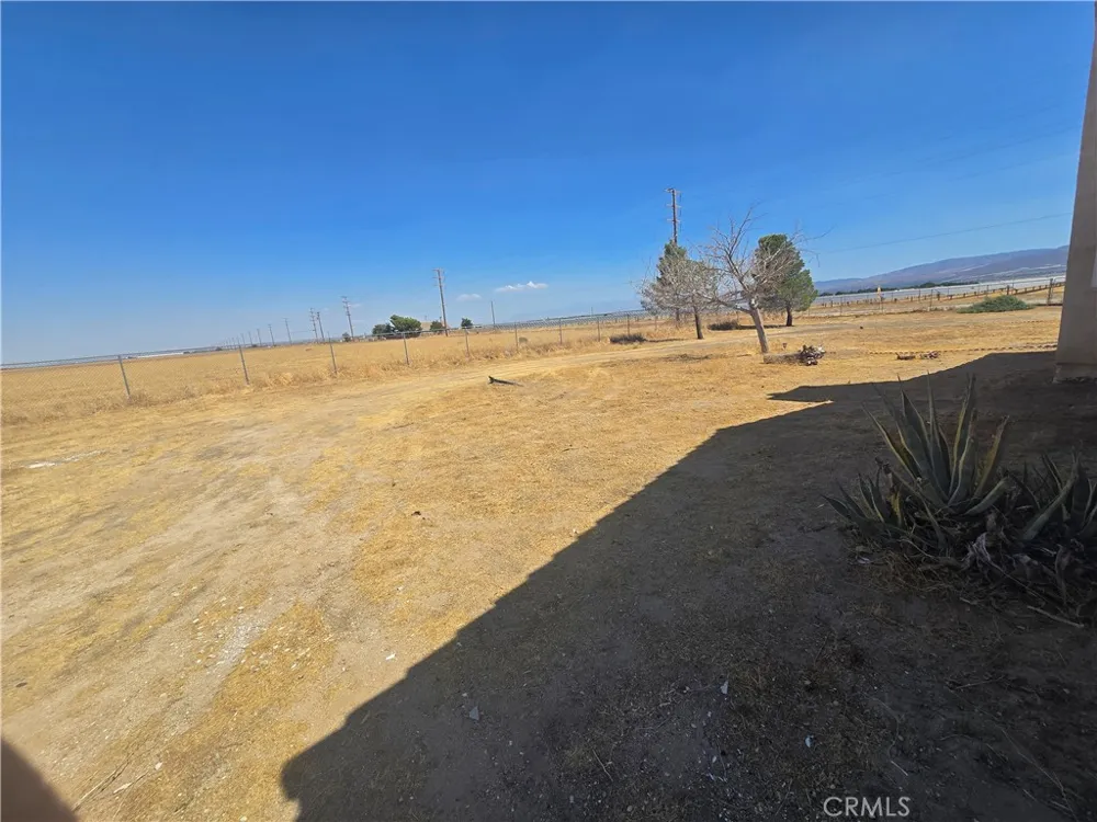 7057 W Avenue H Lancaster, CA 93536
