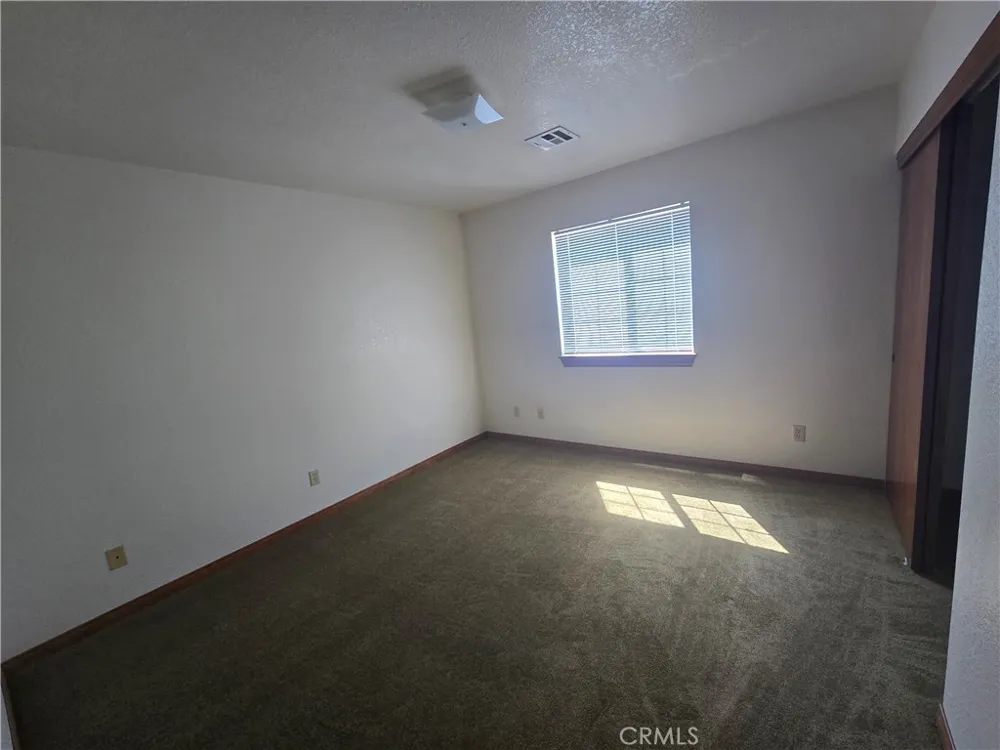 7057 W Avenue H Lancaster, CA 93536