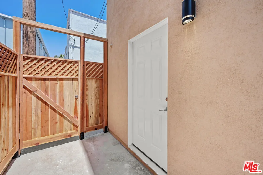 833 5th Street #100 Santa Monica, CA 90403