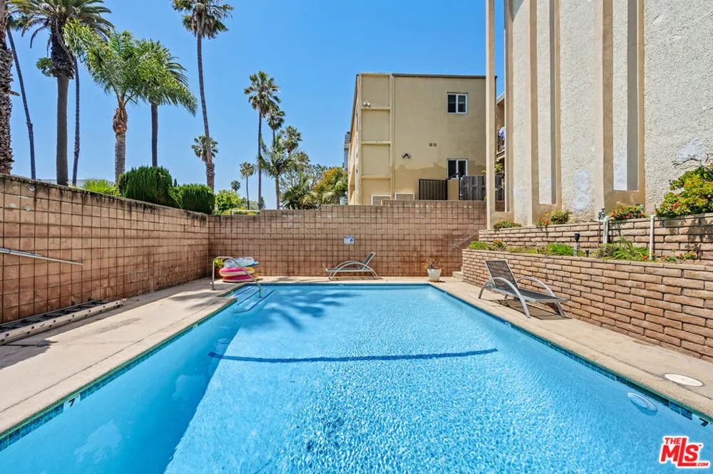 833 5th Street #100 Santa Monica, CA 90403